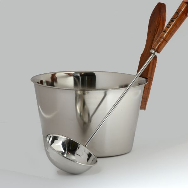 SET-A: 1 ladle w/handle + 1 large bucket